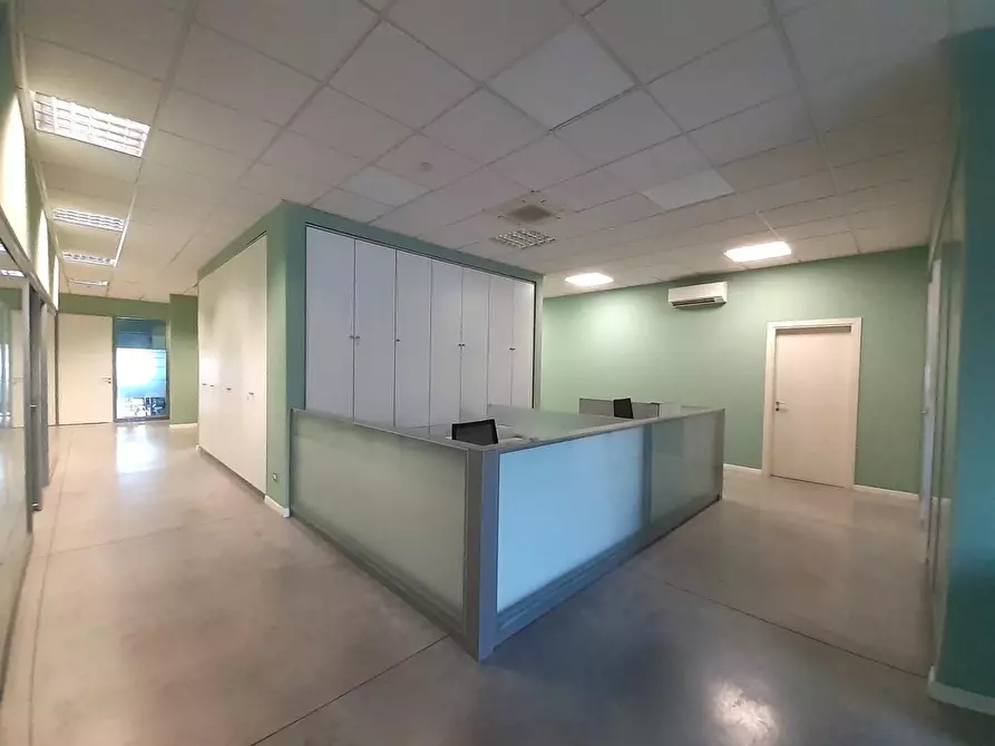 Immagine 6 di Ufficio in vendita  a Pontedera