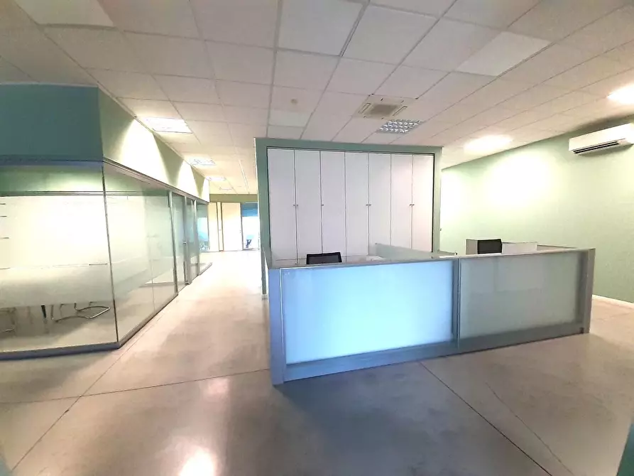 Immagine 7 di Ufficio in vendita  a Pontedera