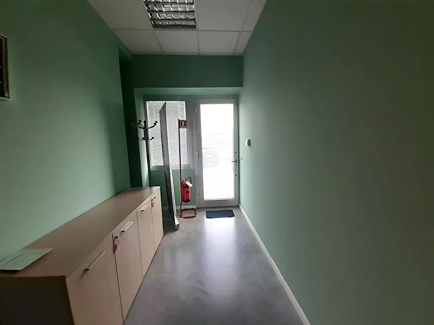 Immagine 25 di Ufficio in vendita  a Pontedera