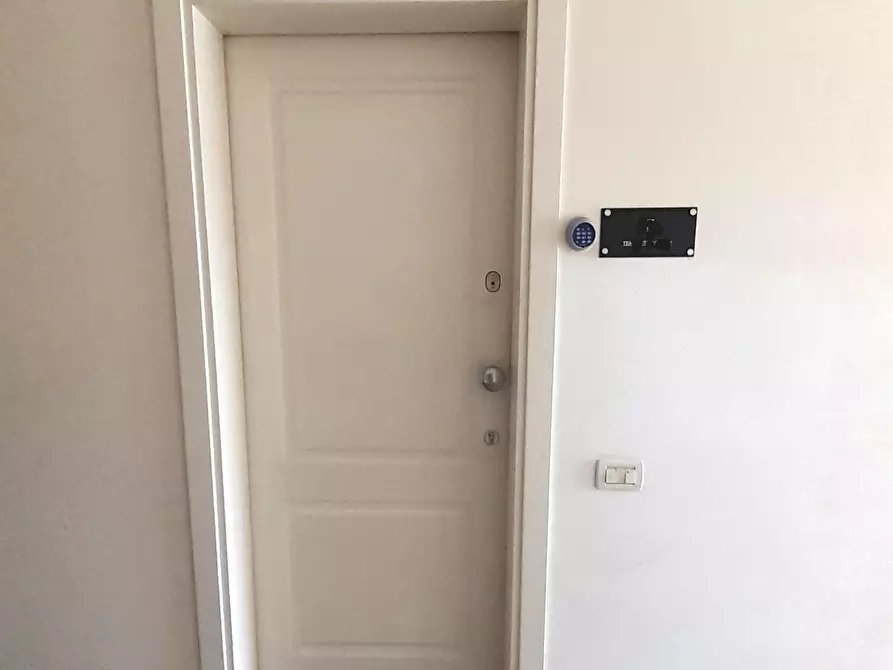 Immagine 28 di Ufficio in vendita  a Pontedera