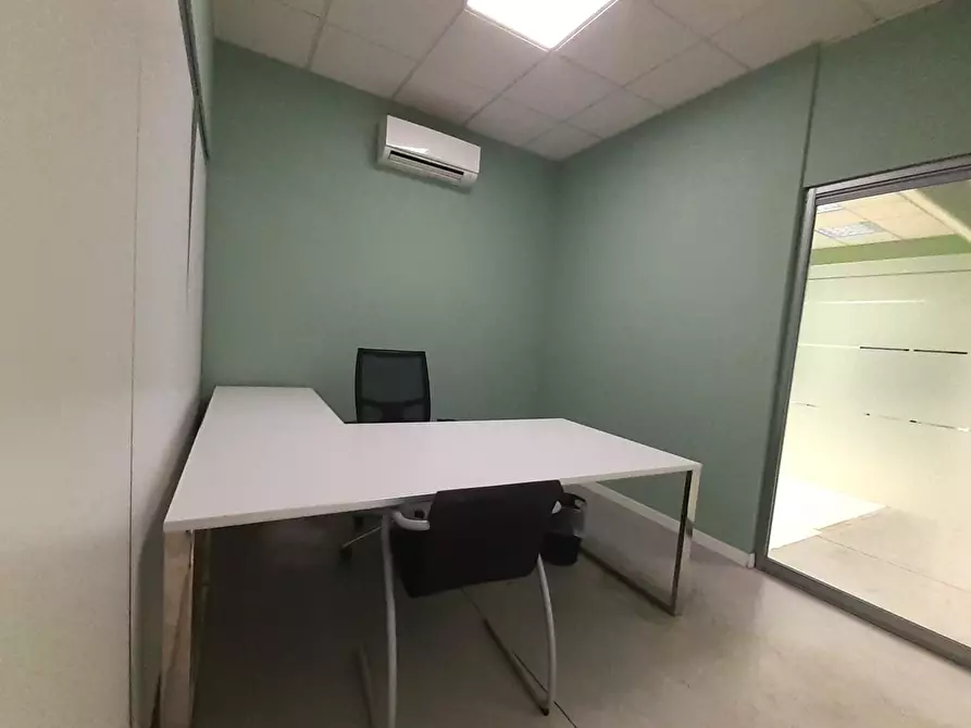 Immagine 33 di Ufficio in vendita  a Pontedera