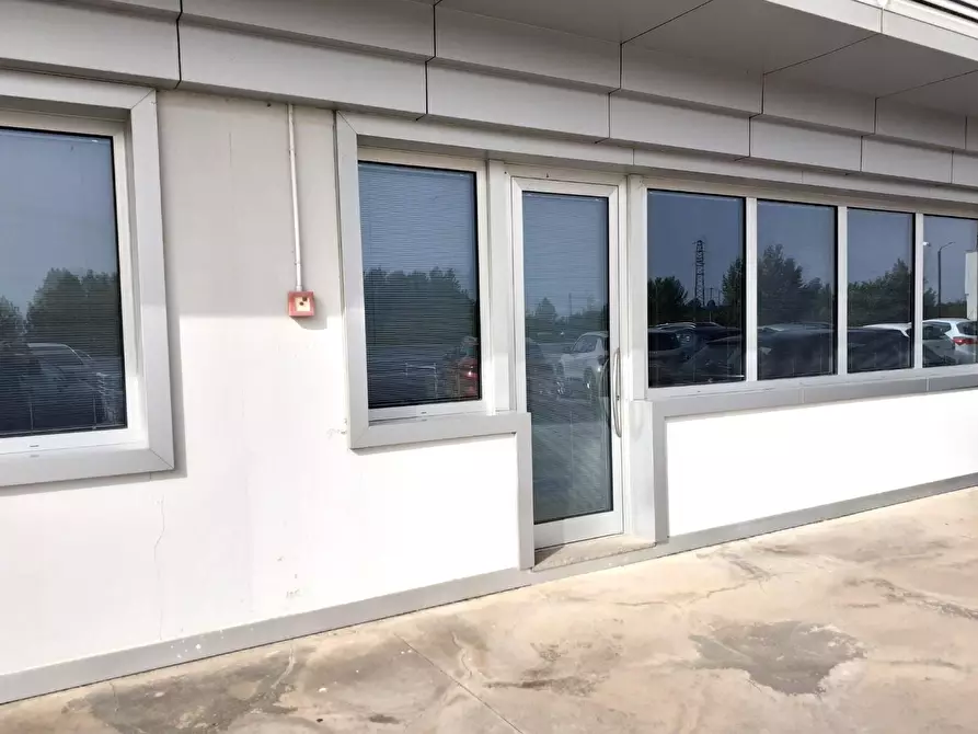 Immagine 3 di Ufficio in vendita  a Pontedera