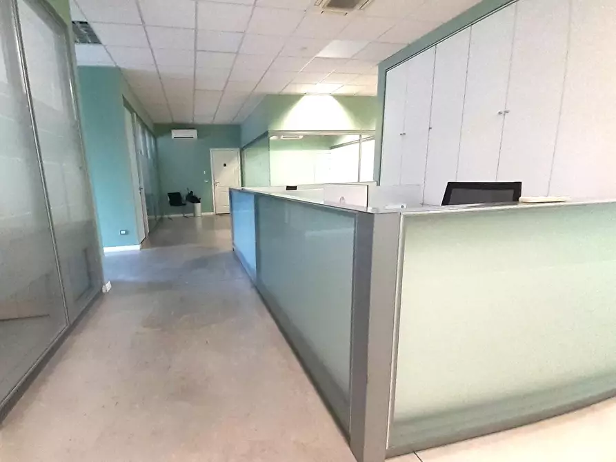 Immagine 8 di Ufficio in vendita  a Pontedera