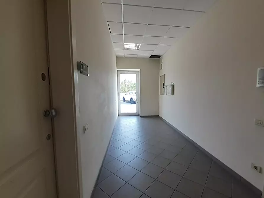 Immagine 26 di Ufficio in vendita  a Pontedera