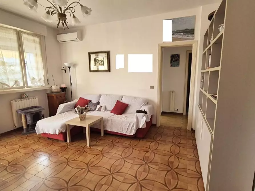 Immagine 2 di Appartamento in vendita  a Viareggio