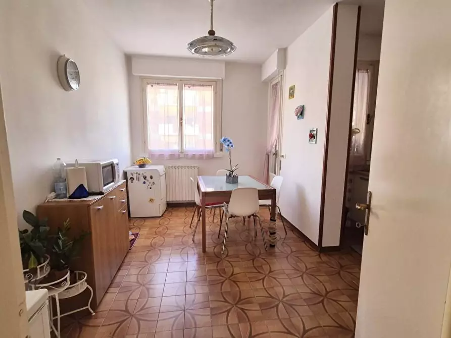 Immagine 13 di Appartamento in vendita  a Viareggio