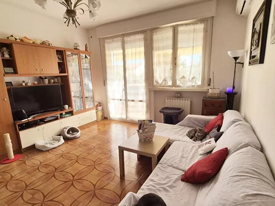 Immagine 8 di Appartamento in vendita  a Viareggio