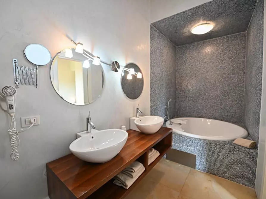 Immagine 22 di Villetta a schiera in vendita  a San Giuliano Terme