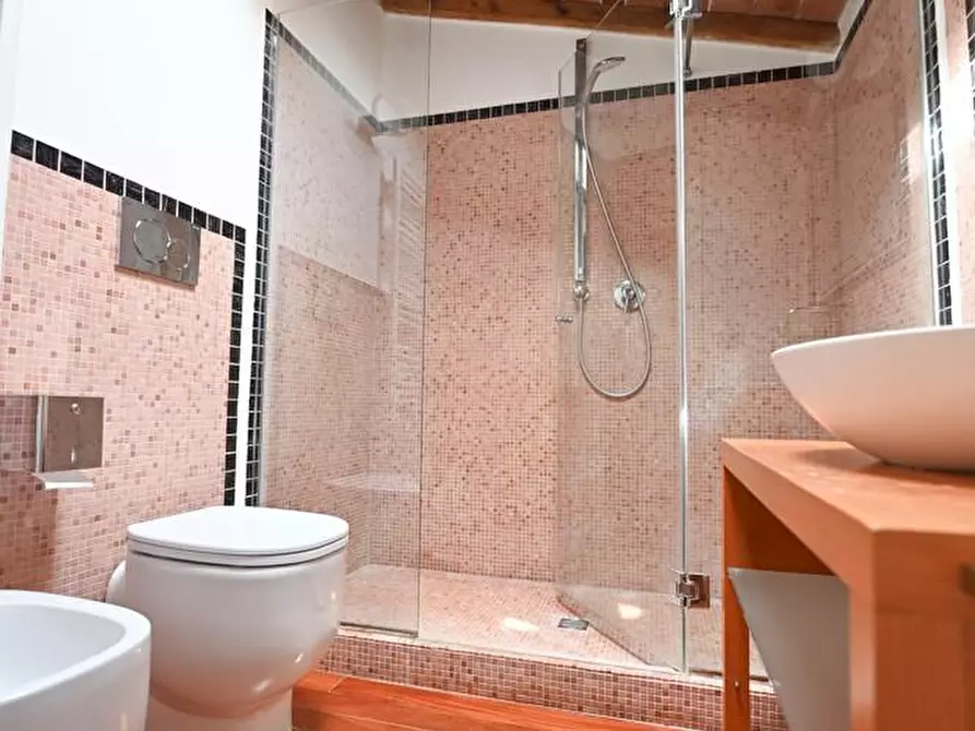 Immagine 24 di Villetta a schiera in vendita  a San Giuliano Terme