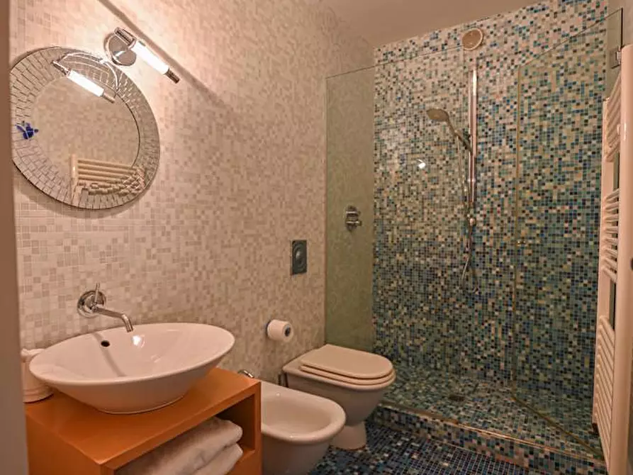 Immagine 41 di Villetta a schiera in vendita  a San Giuliano Terme