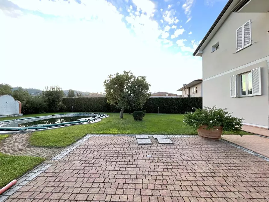 Immagine 72 di Casa indipendente in vendita  a Camaiore