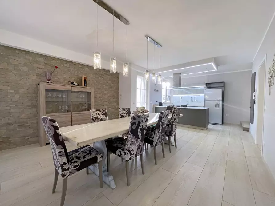 Immagine 10 di Casa indipendente in vendita  a Camaiore