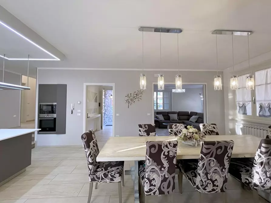 Immagine 6 di Casa indipendente in vendita  a Camaiore