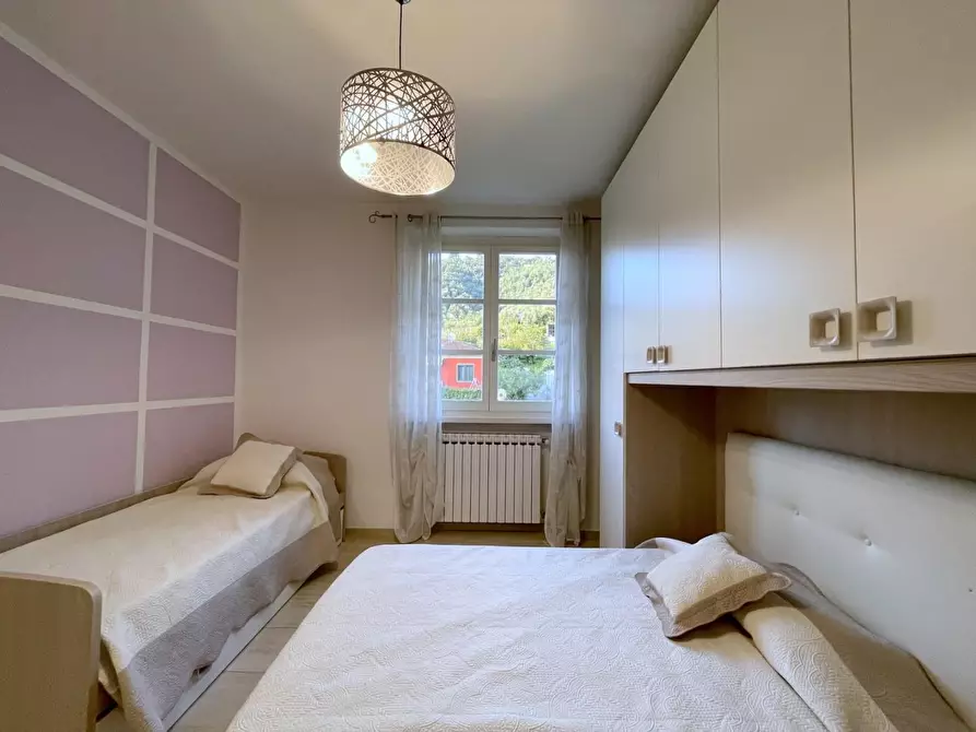 Immagine 42 di Casa indipendente in vendita  a Camaiore