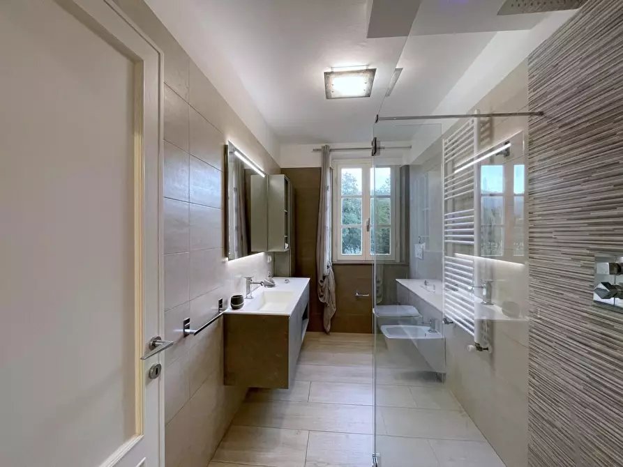 Immagine 47 di Casa indipendente in vendita  a Camaiore