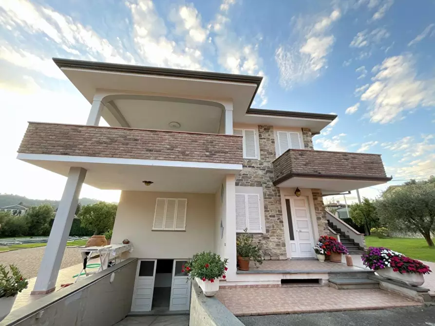 Immagine 69 di Casa indipendente in vendita  a Camaiore