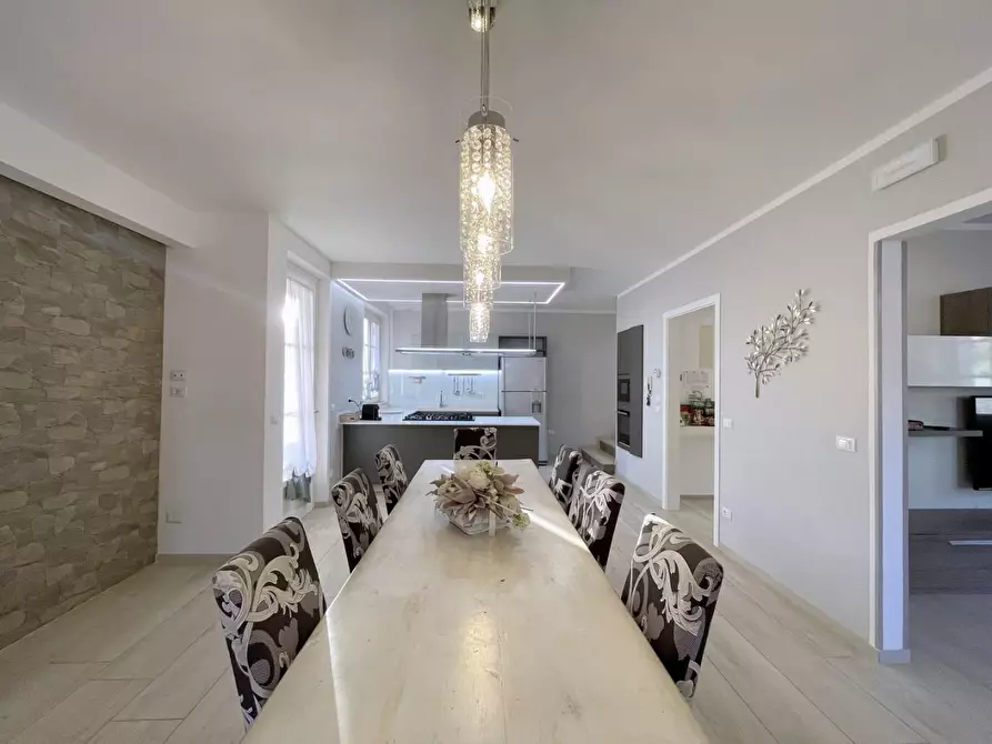 Immagine 8 di Casa indipendente in vendita  a Camaiore