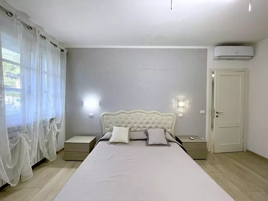 Immagine 37 di Casa indipendente in vendita  a Camaiore