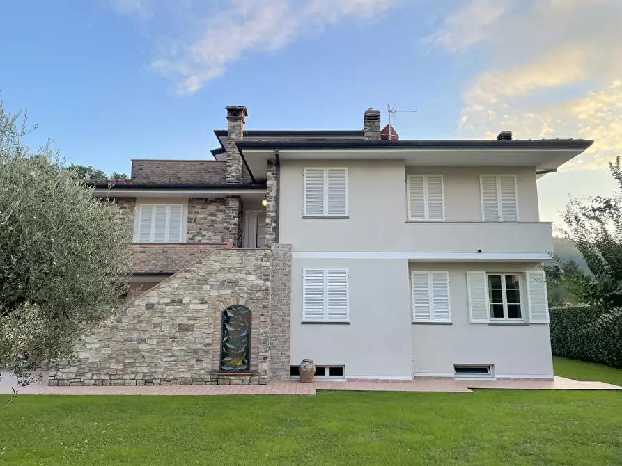 Immagine 68 di Casa indipendente in vendita  a Camaiore