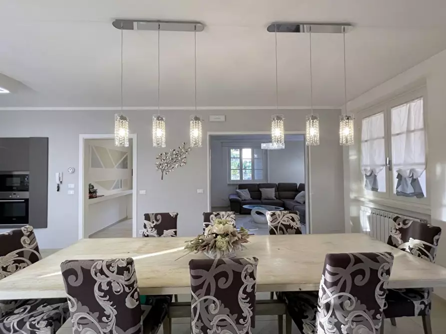 Immagine 7 di Casa indipendente in vendita  a Camaiore