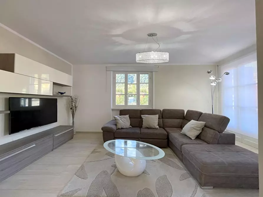 Immagine 11 di Casa indipendente in vendita  a Camaiore