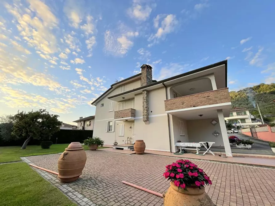 Immagine 71 di Casa indipendente in vendita  a Camaiore