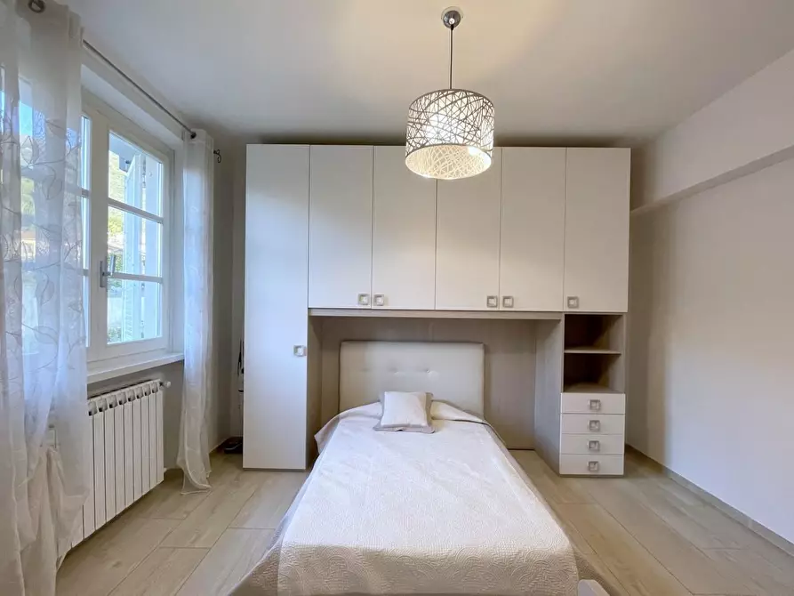 Immagine 43 di Casa indipendente in vendita  a Camaiore