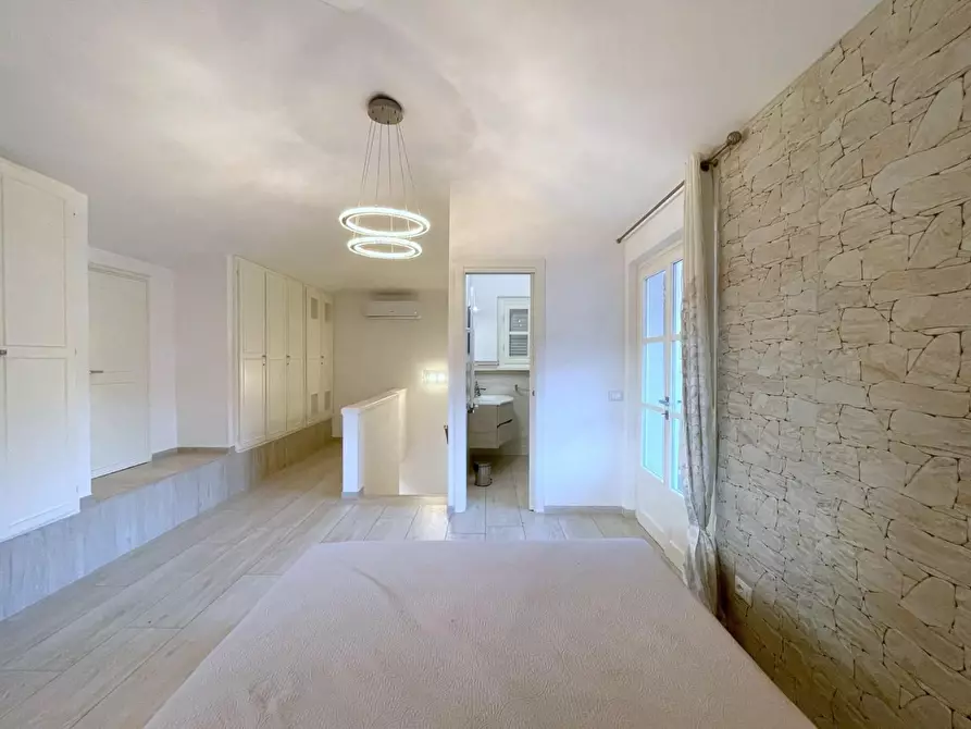 Immagine 56 di Casa indipendente in vendita  a Camaiore