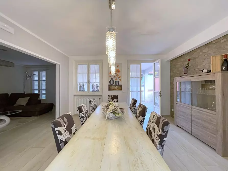 Immagine 61 di Casa indipendente in vendita  a Camaiore