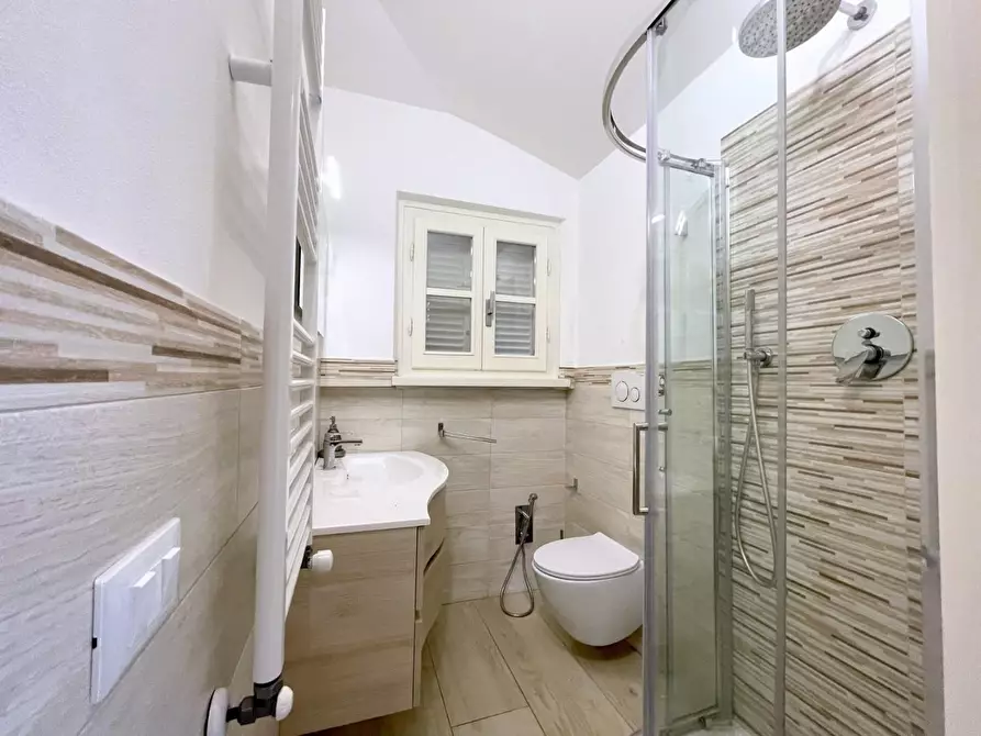 Immagine 57 di Casa indipendente in vendita  a Camaiore