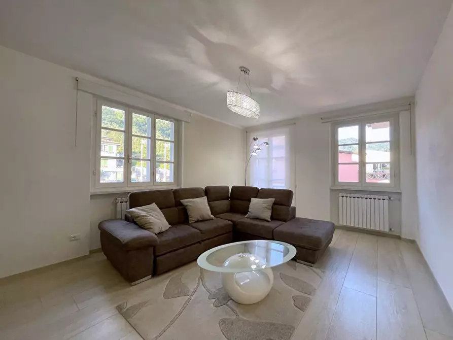 Immagine 12 di Casa indipendente in vendita  a Camaiore