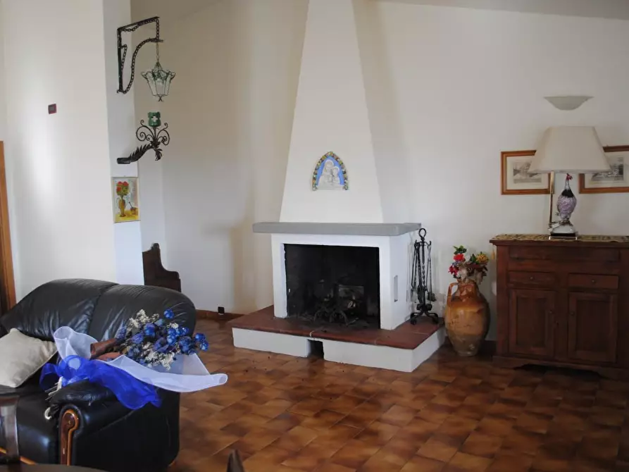 Immagine 37 di Casa colonica in vendita  a Pescia