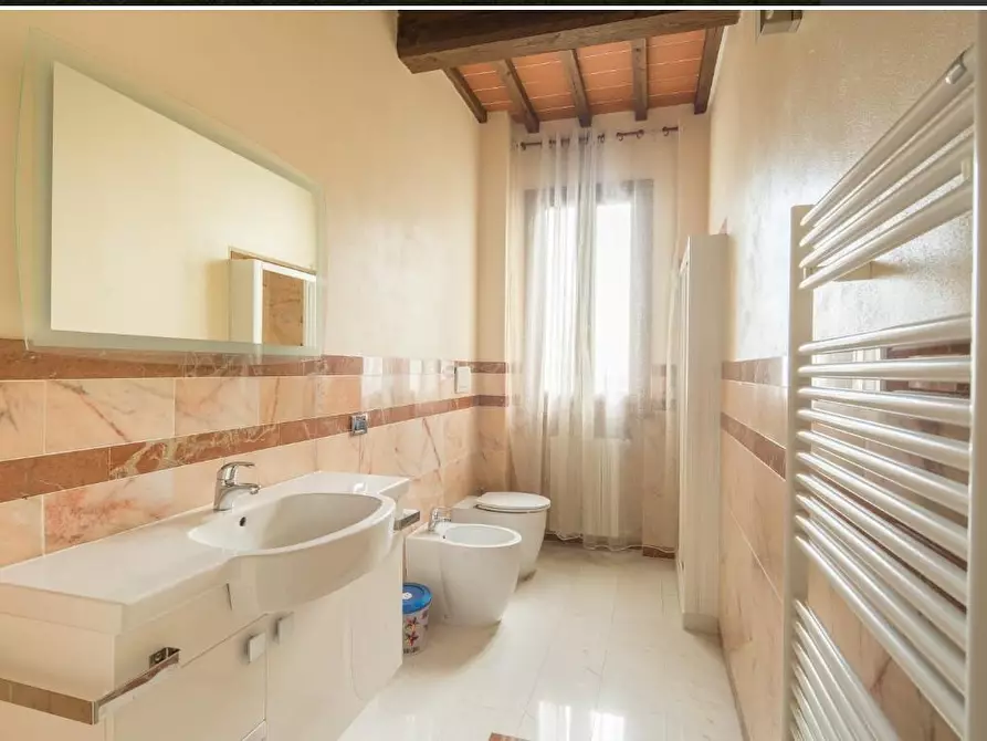 Immagine 32 di Casa colonica in vendita  a Pescia