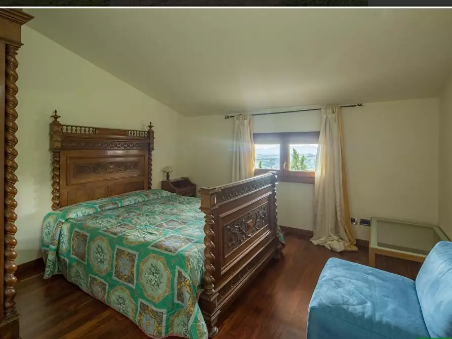 Immagine 30 di Casa colonica in vendita  a Pescia