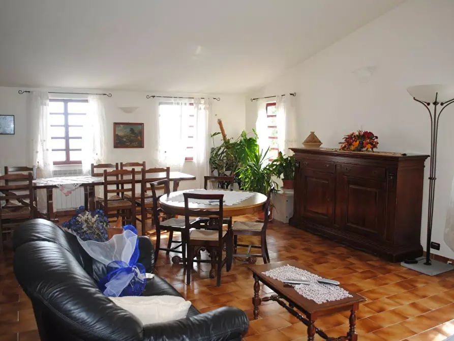 Immagine 40 di Casa colonica in vendita  a Pescia