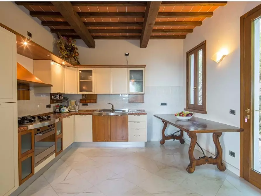 Immagine 25 di Casa colonica in vendita  a Pescia