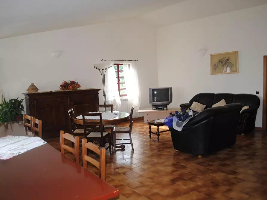 Immagine 36 di Casa colonica in vendita  a Pescia