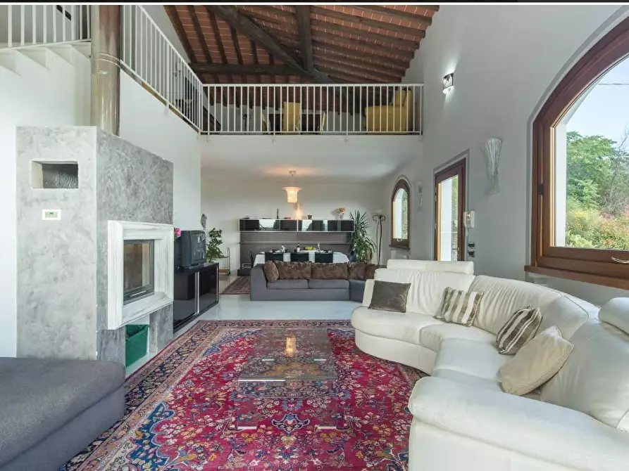 Immagine 21 di Casa colonica in vendita  a Pescia