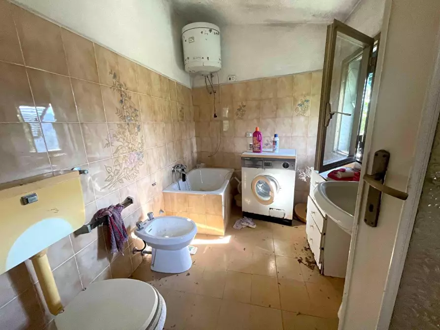 Immagine 28 di Terratetto in vendita  a Borghetto Di Vara