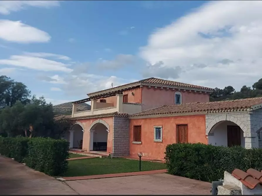 Immagine 1 di Casa semindipendente in vendita  a San Teodoro