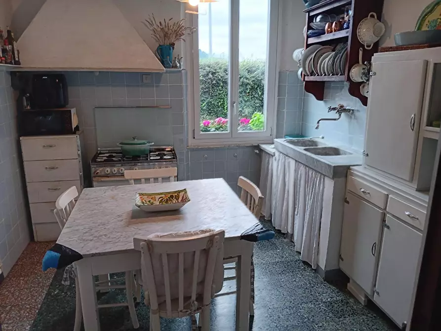 Immagine 4 di Casa indipendente in vendita  a Massa