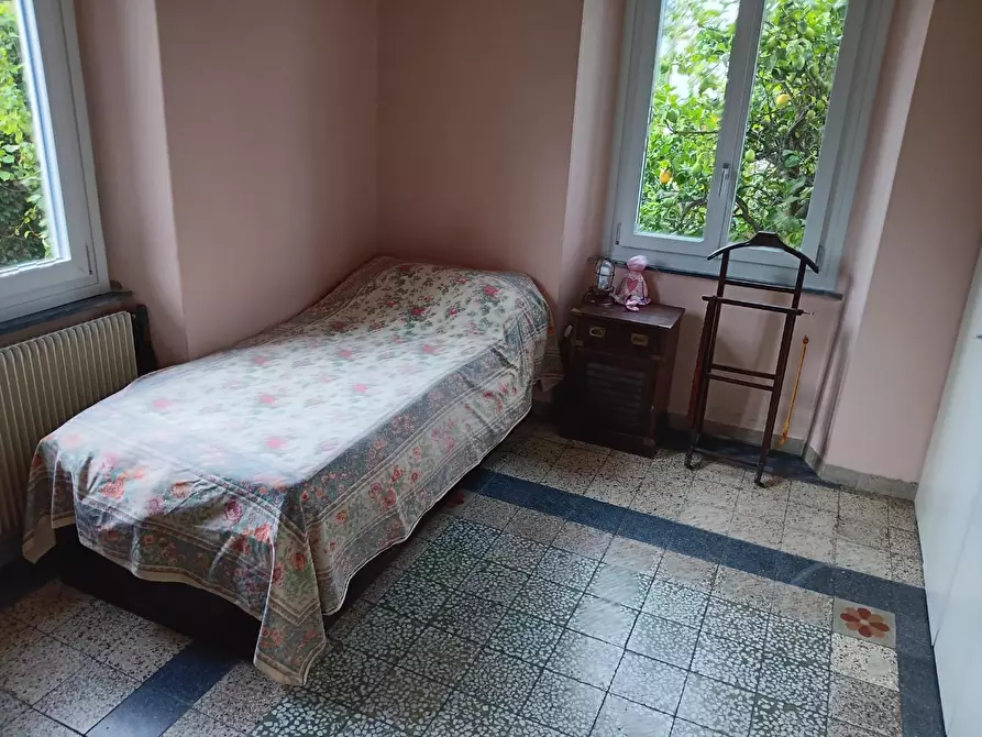 Immagine 9 di Casa indipendente in vendita  a Massa