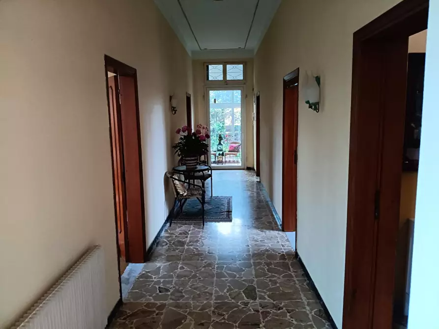 Immagine 7 di Casa indipendente in vendita  a Massa