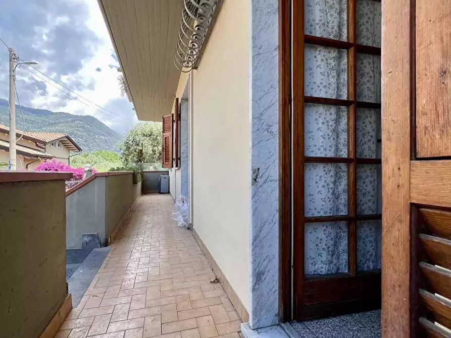 Immagine 9 di Casa bifamiliare in vendita  a Massa