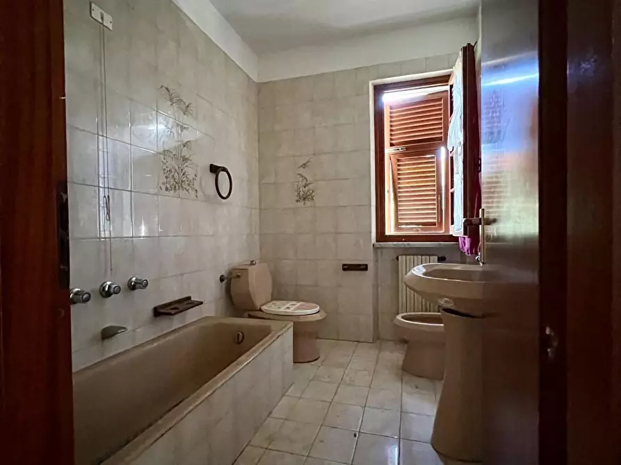 Immagine 13 di Casa bifamiliare in vendita  a Massa