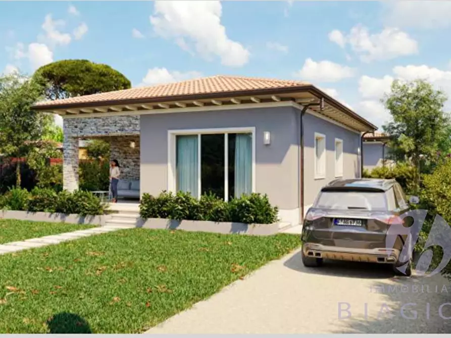 Immagine 7 di Villa in vendita  a Pietrasanta