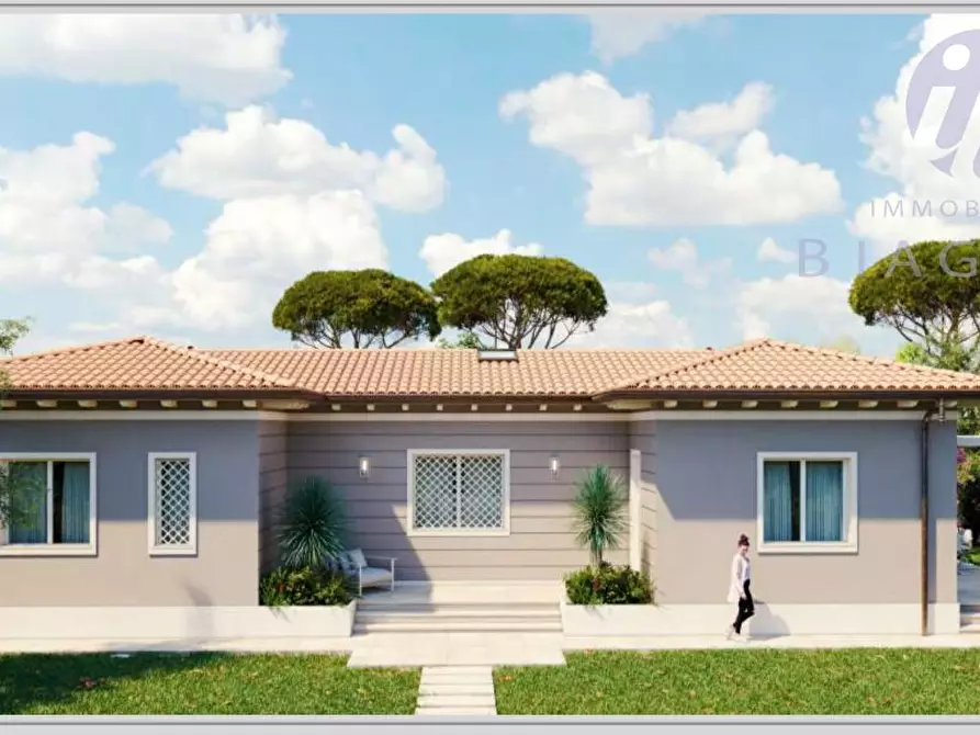 Immagine 4 di Villa in vendita  a Pietrasanta