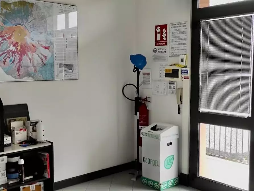 Immagine 8 di Ufficio in vendita  a San Giuliano Terme