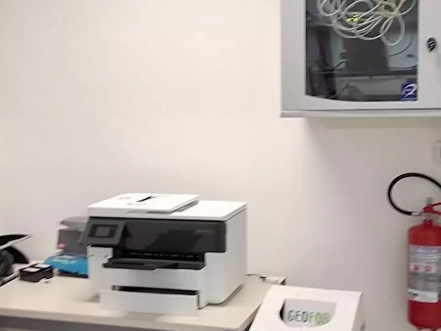 Immagine 11 di Ufficio in vendita  a San Giuliano Terme