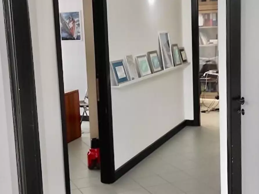 Immagine 6 di Ufficio in vendita  a San Giuliano Terme